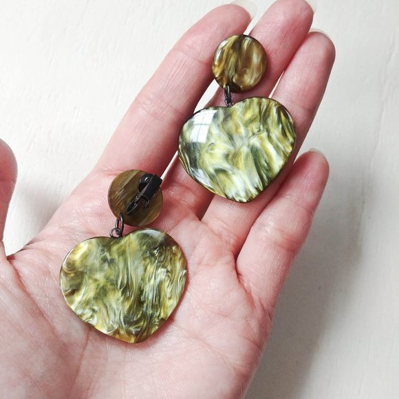70s Vintage Green Marble Heart Shape Earrings - Picture 2 of 3